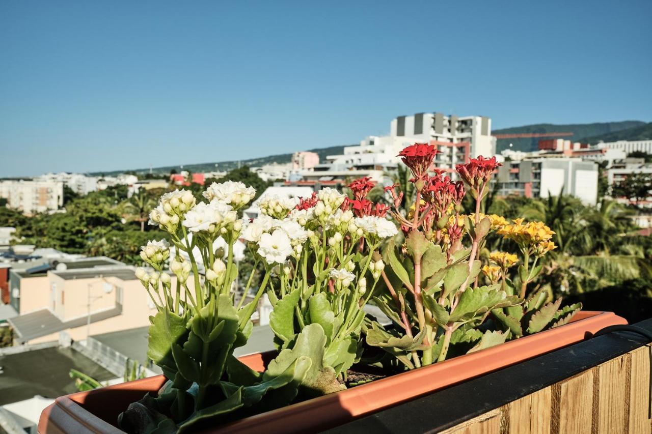 Апартаменты Appart'Eden : Vue Panoramique Sur Saint-Denis Сент-Клотильд Экстерьер фото